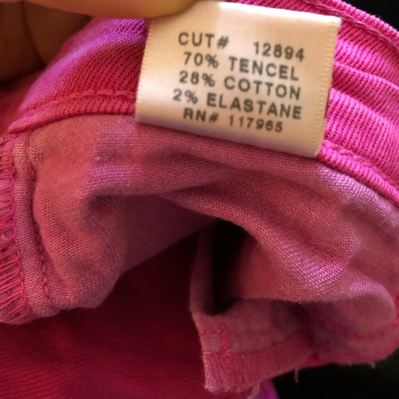 J Brand Magenta super skinny jeans. Size 25. 70% tencel/ 28% cotton/ 2% elastane - Picture 8 of 8